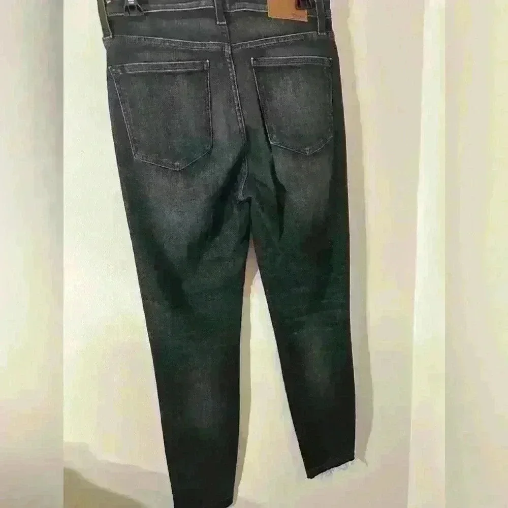 Madewell 10” high-rise skinny black size 28T LIKE NEW